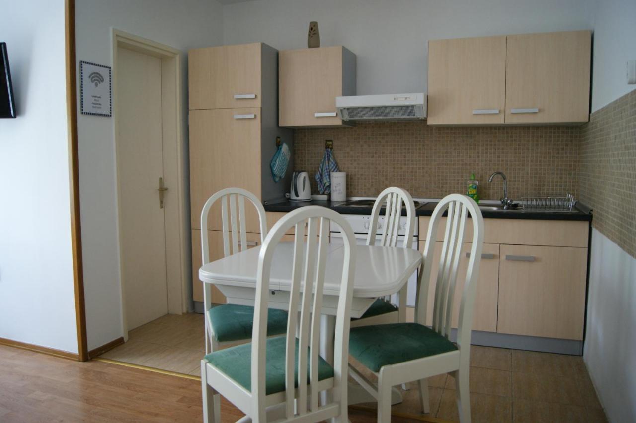 Apartment Lynx โคเรนนิซา ภายนอก รูปภาพ