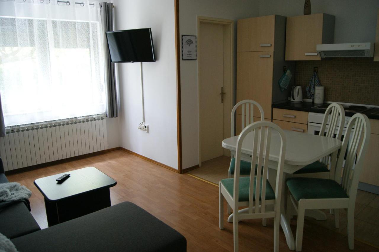 Apartment Lynx โคเรนนิซา ภายนอก รูปภาพ